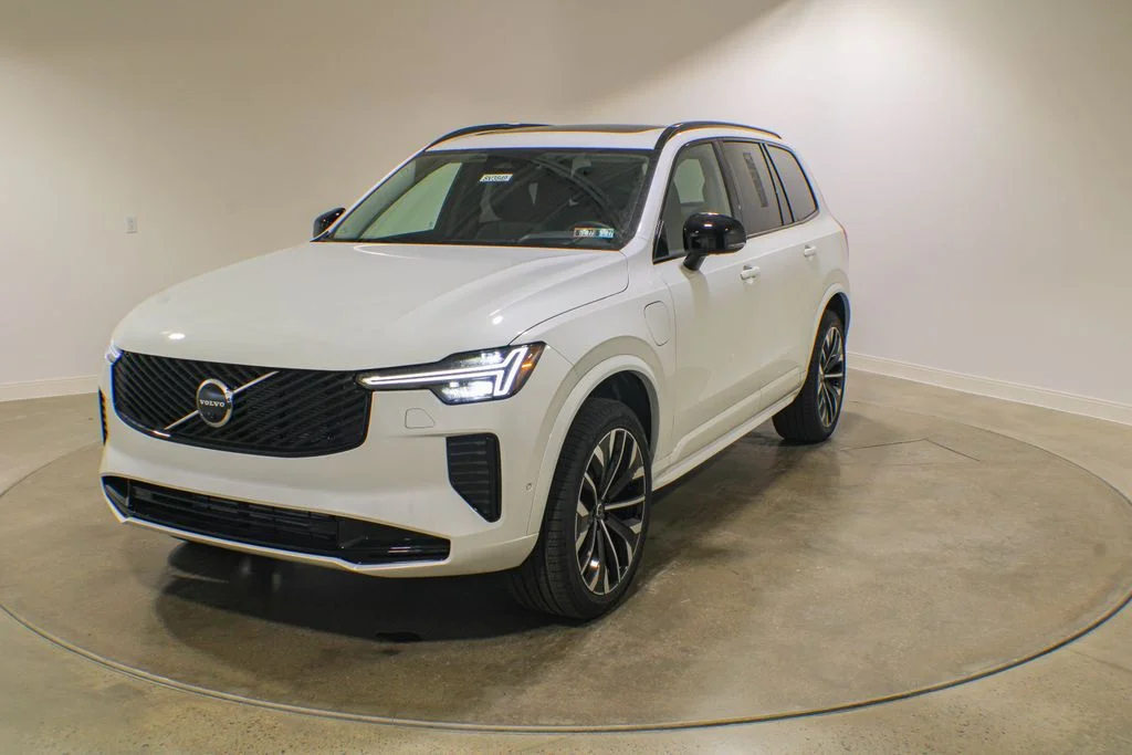 2026 Volvo XC90 T8 Recharge Ultra Dark 6-Seater 4WD's photo