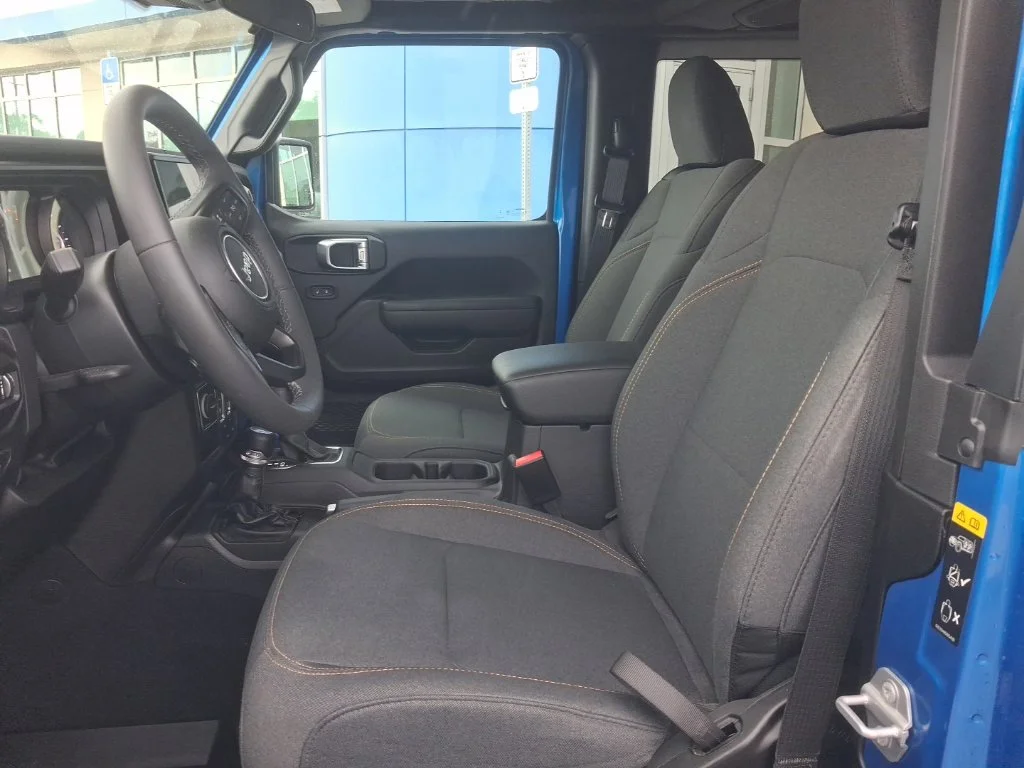 Used 2025 Blue Jeep Sport S image 20