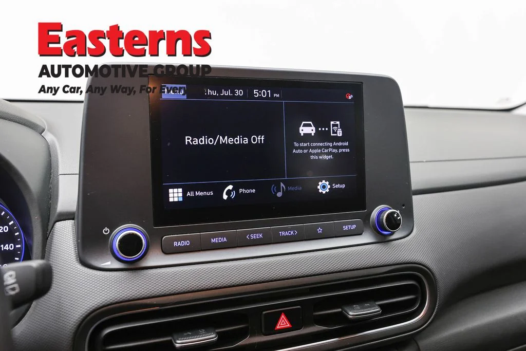 Used 2023 Black Hyundai SEL image 18