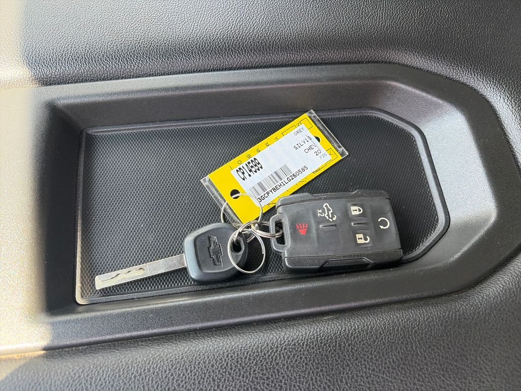 Used 2020 Gray Chevrolet Custom image 28