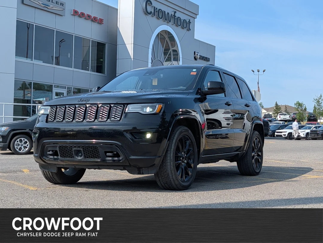 Used 2020 Black Jeep Altitude - - 4x4 - Leather Seats - Power Sunroof - Navigation & More! image 1