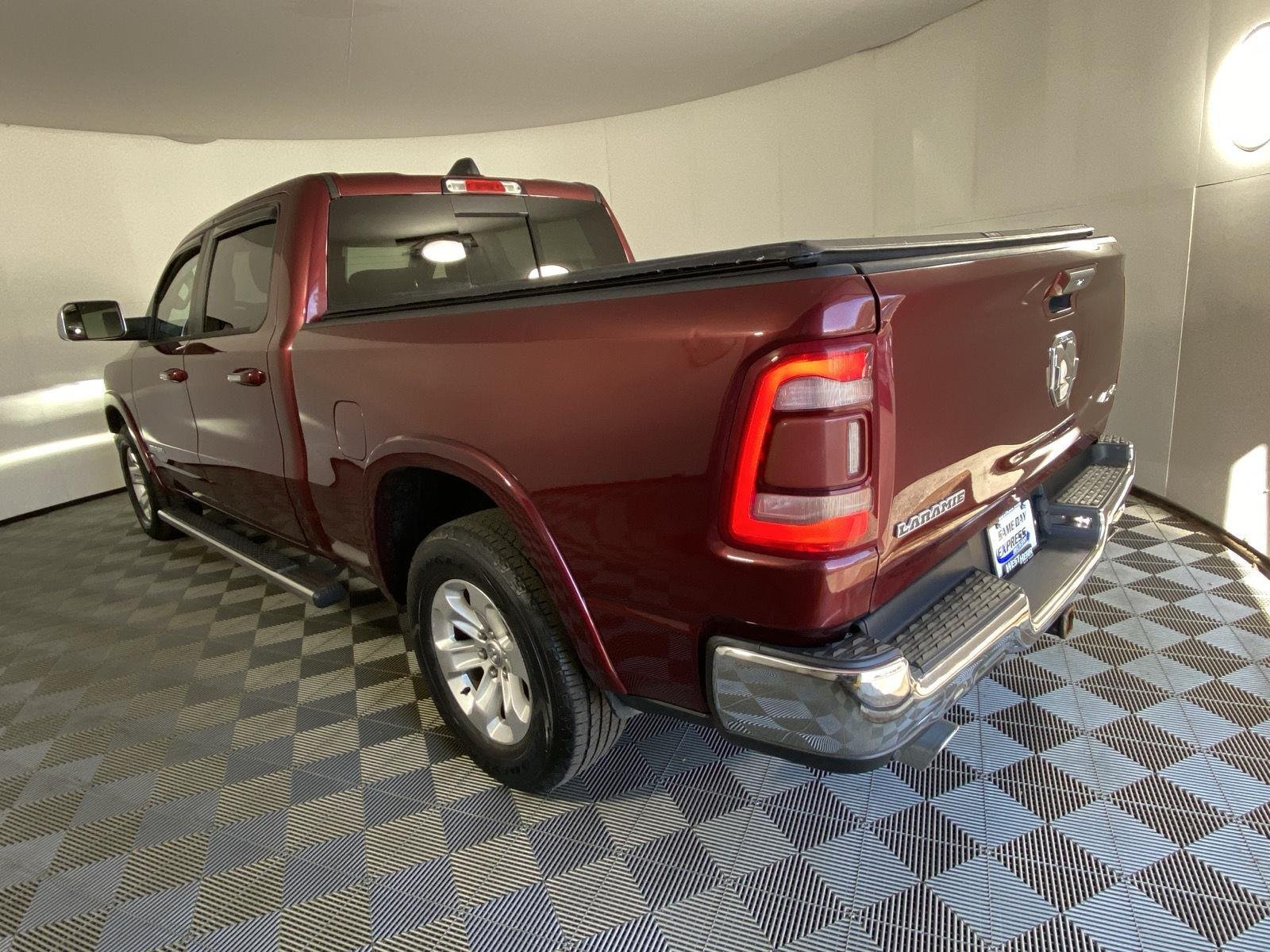 Used 2019 Delmonico Red Pearlcoat Ram Laramie image 5