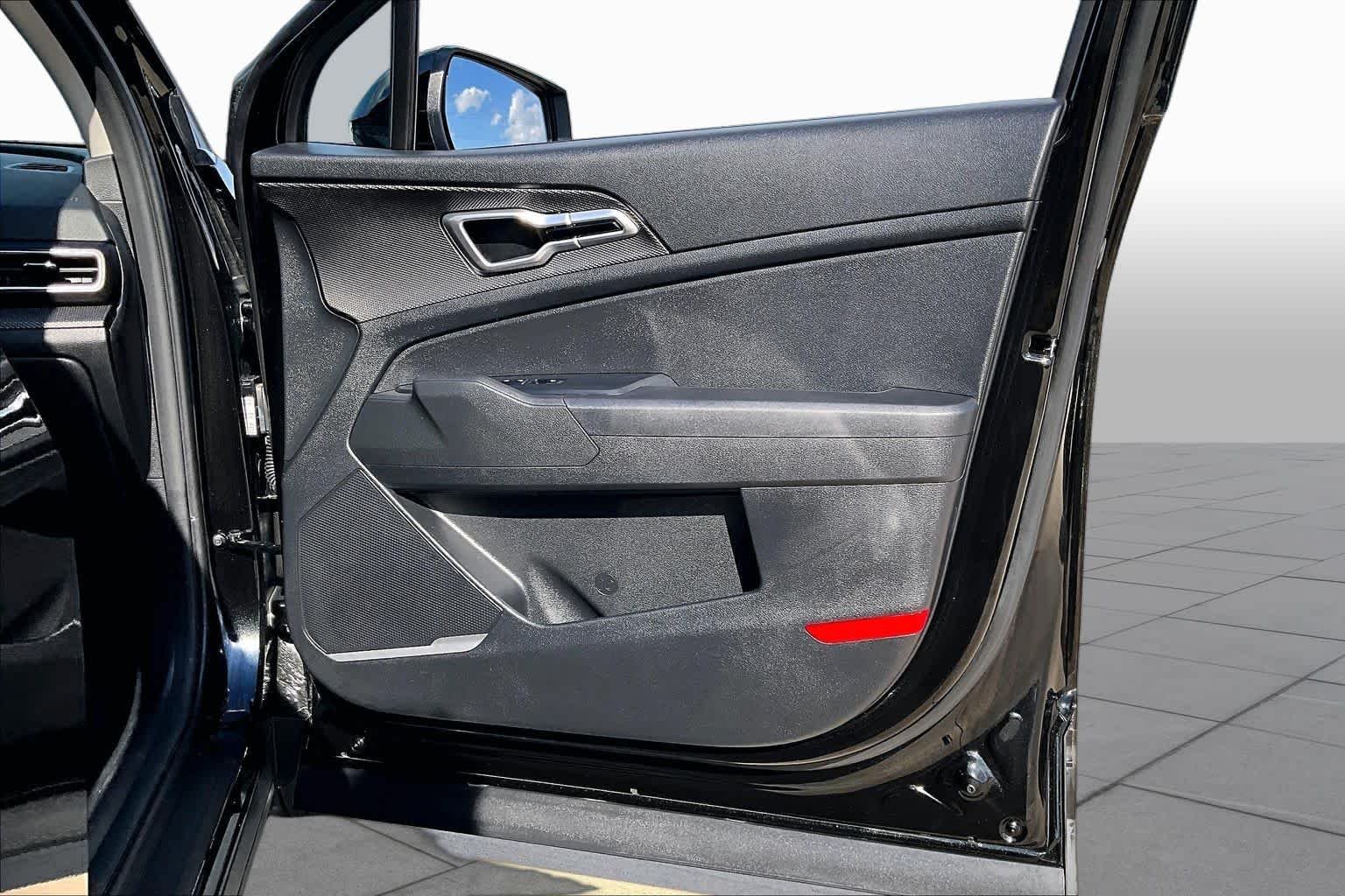 Used 2024 Fusion Black Kia LX image 21