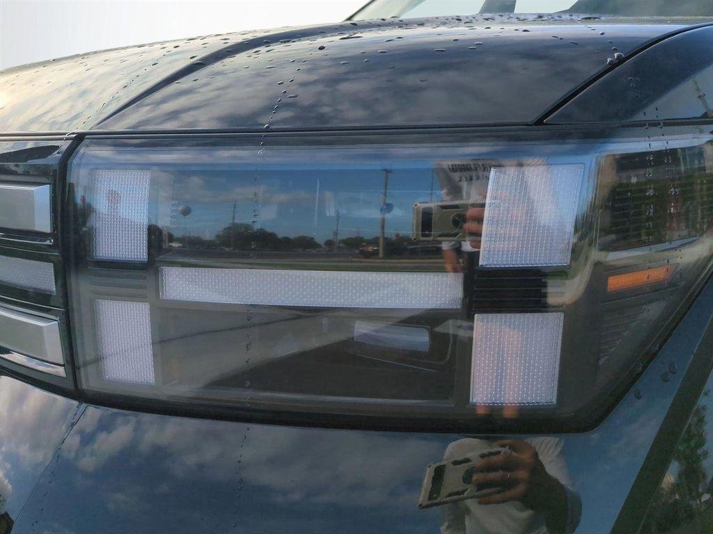 New 2026 Black Hyundai SEL image 10
