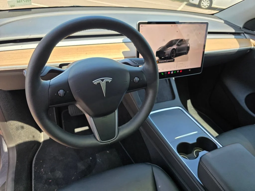 Used 2023  Tesla Long Range image 15
