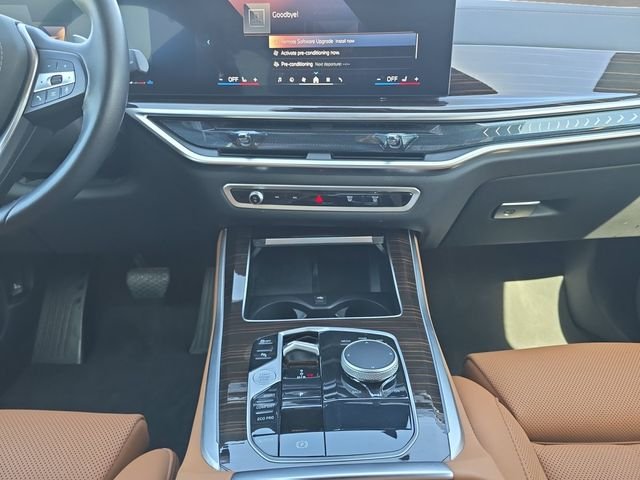 Used 2026 White BMW sDrive40i image 3