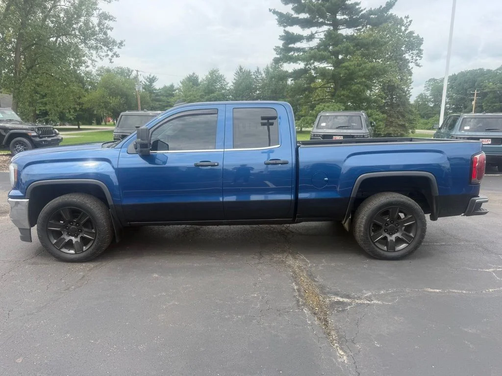 Used 2016 Blue GMC SLT image 7