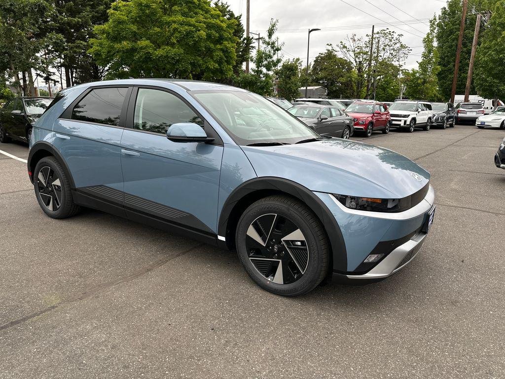 New 2026 Blue Hyundai SE Standard Range image 8