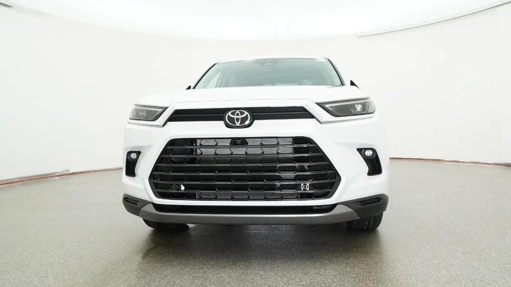 New 2026 Wind Chill Pearl Toyota Limited image 9