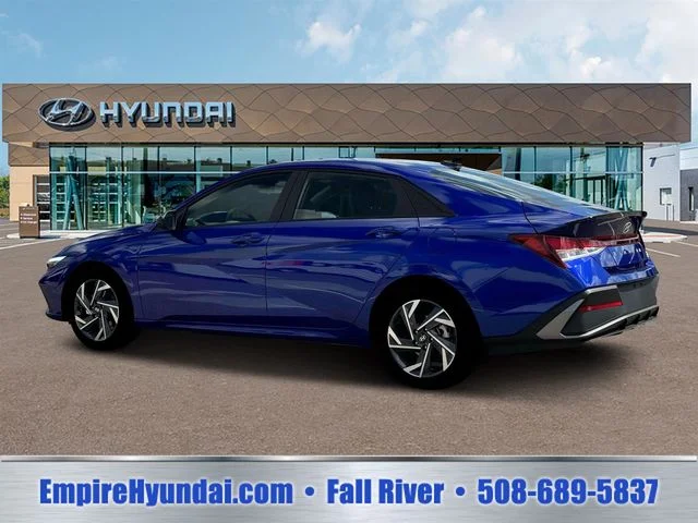 Used 2025 Blue Hyundai SEL Sport image 4