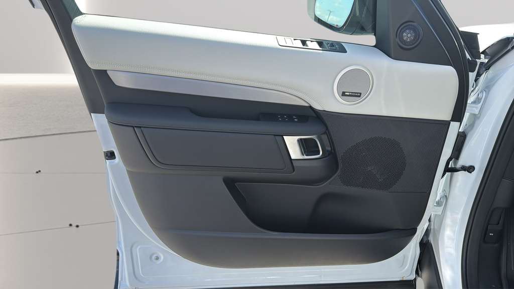 New 2026 Fuji White Land Rover Dynamic SE image 20