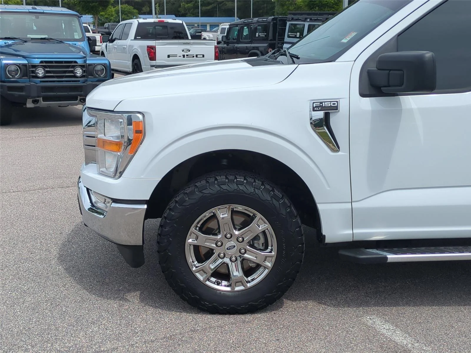 Used 2023 Oxford White Ford XL image 11