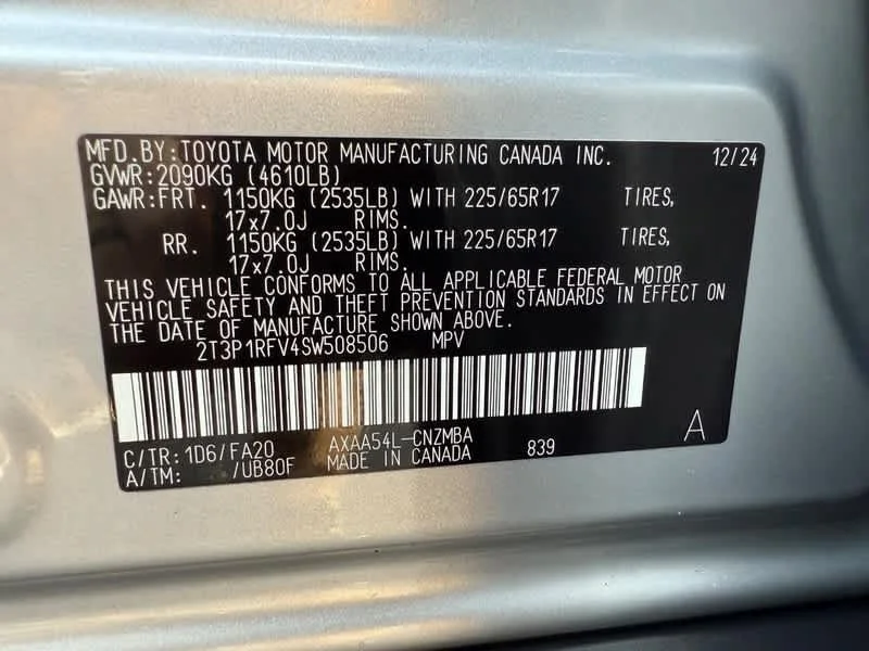 2025 Toyota RAV4 XLE - Photo 25