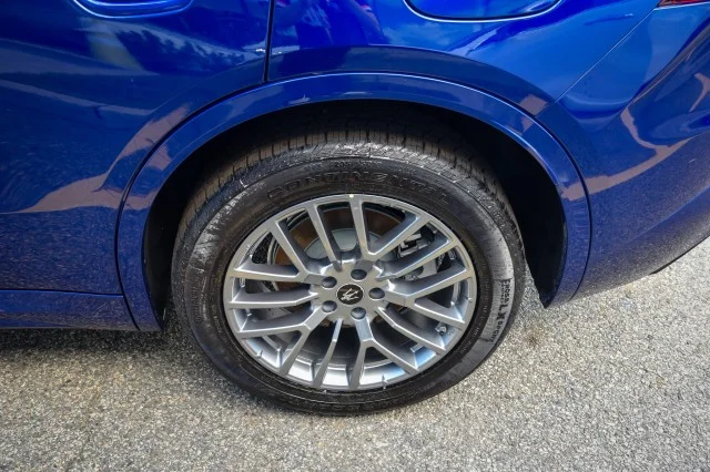 Used 2024 Blu Intenso Metallic Maserati GT image 33