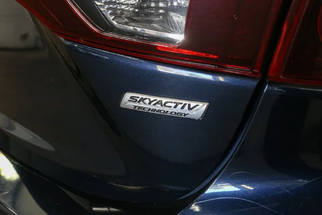 Used 2015 Blue Mazda i Touring image 10