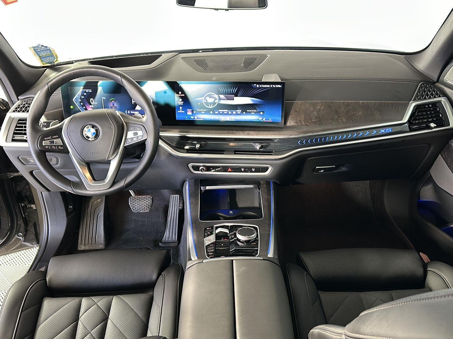 Used 2024 Manhattan Green Metallic BMW xDrive40i image 2