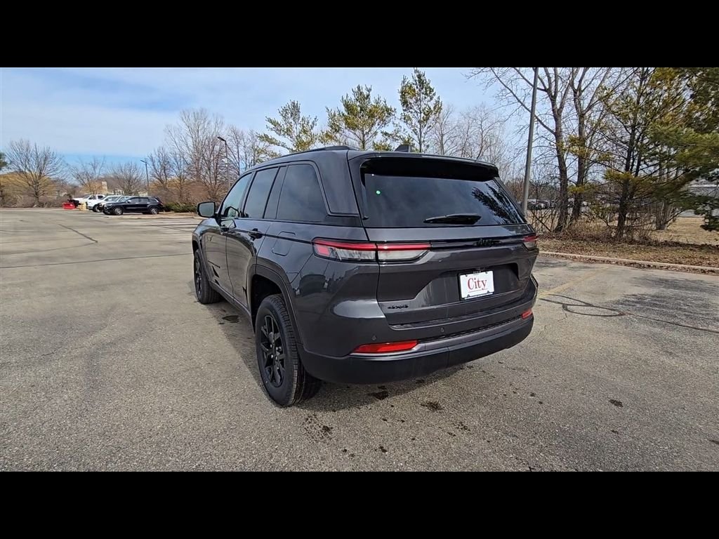 New 2026 Baltic Gray Metallic Clear-Coat Exterior Paint Jeep Altitude image 6