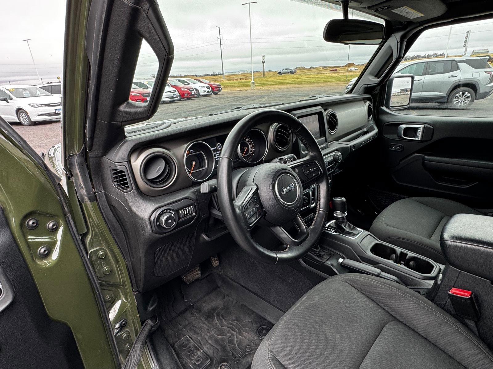 Used 2021  Jeep Willys image 7
