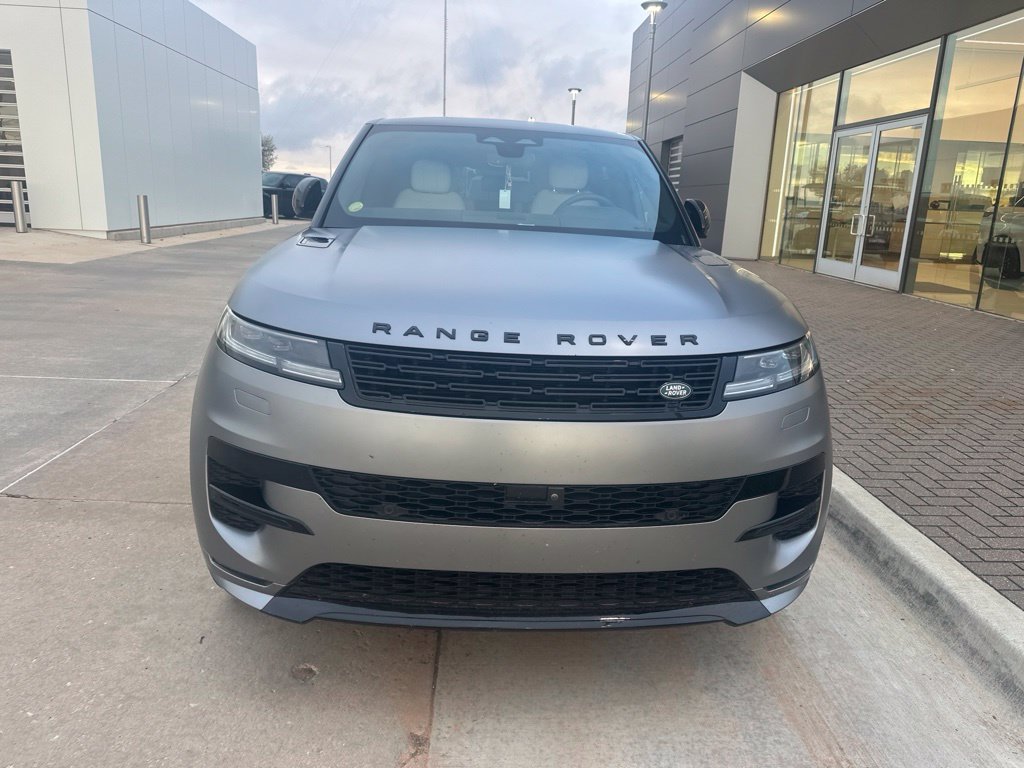 Used 2025 Gray Land Rover Dynamic SE image 5