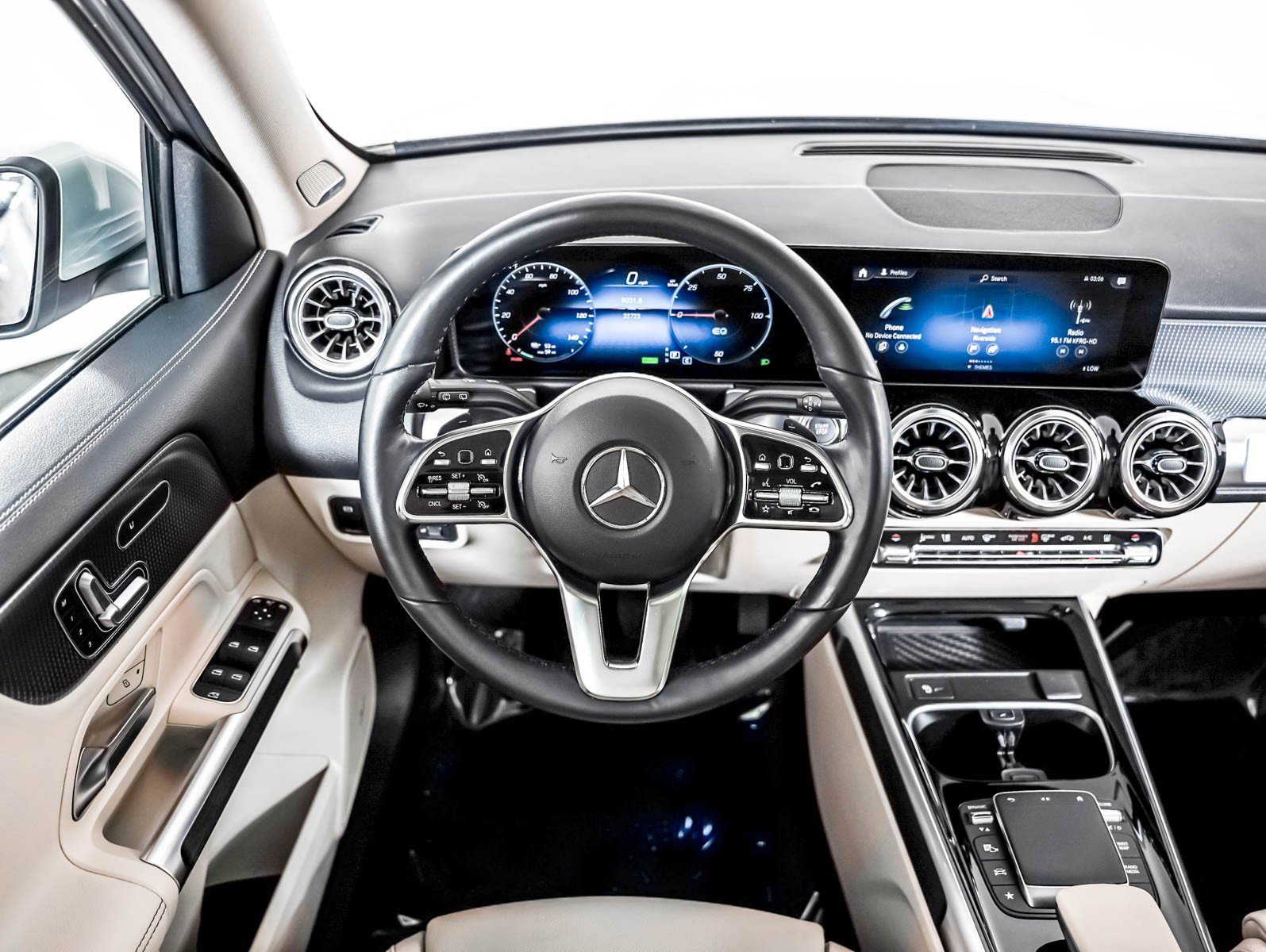 Certified Used 2023 Iridium Silver Metallic Mercedes-Benz EQB 300 4MATIC® SUV image 11