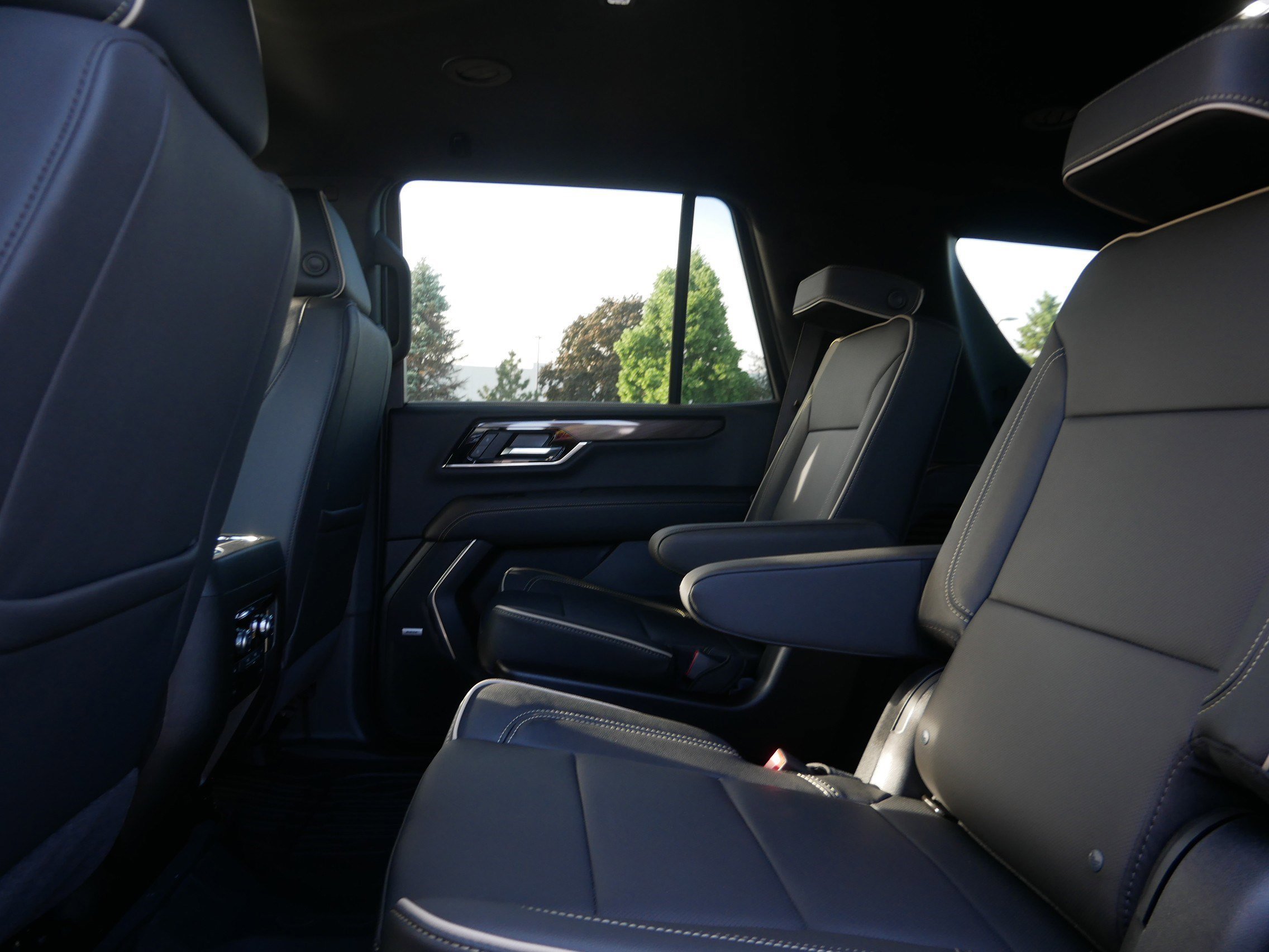 New 2026 Onyx Black GMC Elevation image 5