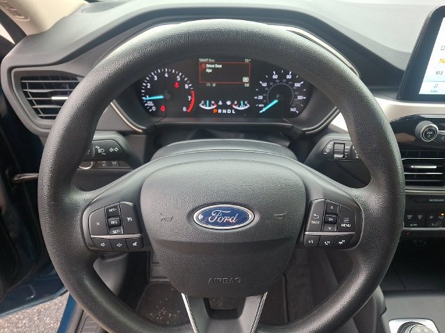 Used 2020 Green Ford SE image 18