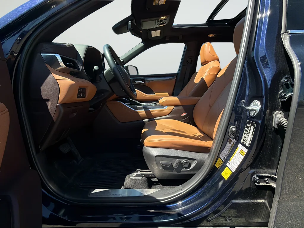 Used 2021 Blue Toyota Platinum image 9