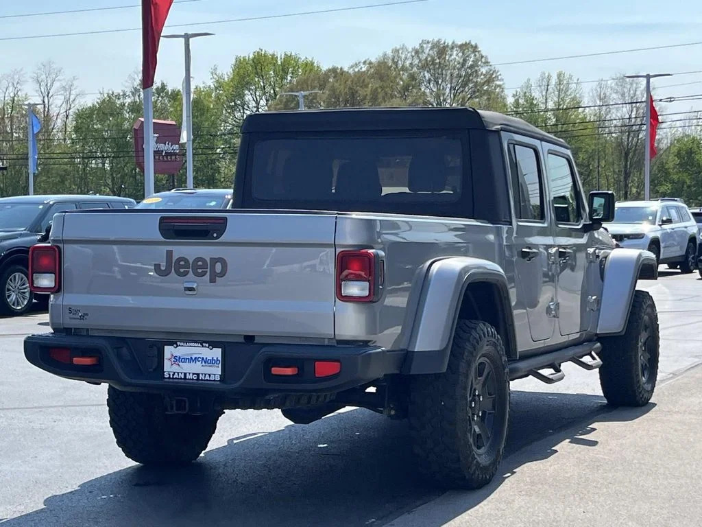 Used 2021 Billet Silver Metallic Clearcoat Jeep Mojave image 7
