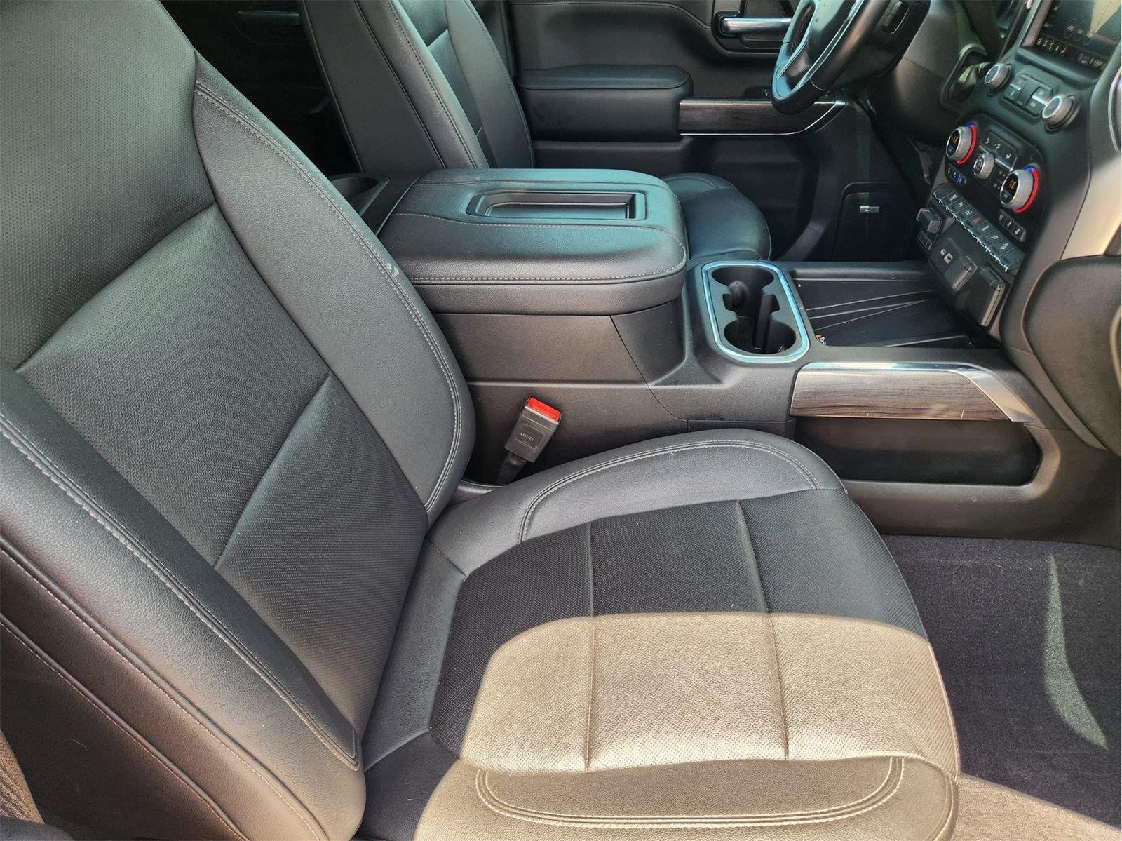 Used 2022 Summit White Chevrolet LTZ image 13
