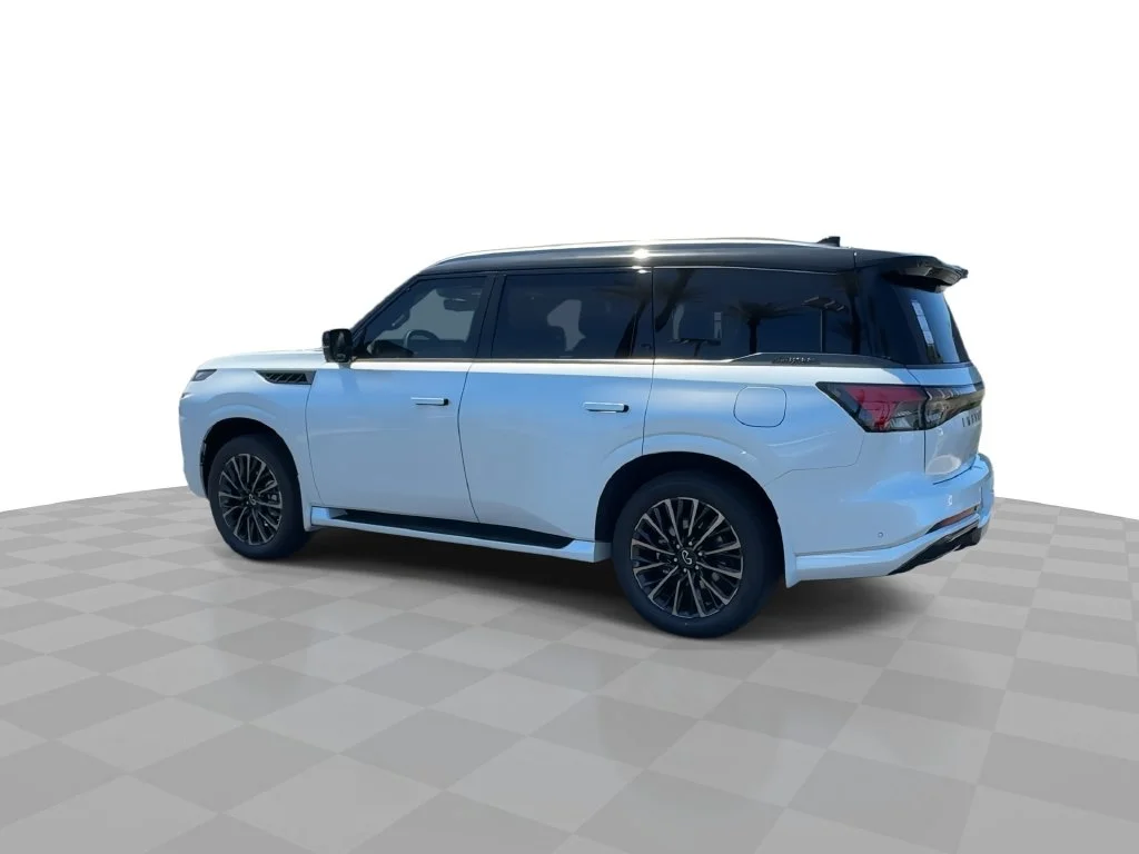 New 2026 2T RADIANT WHIT INFINITI Autograph 4WD image 4