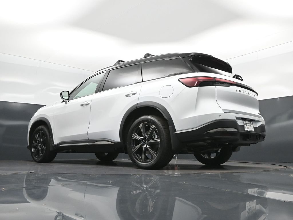 New 2027 2T RAD WHT INFINITI Autograph AWD image 41