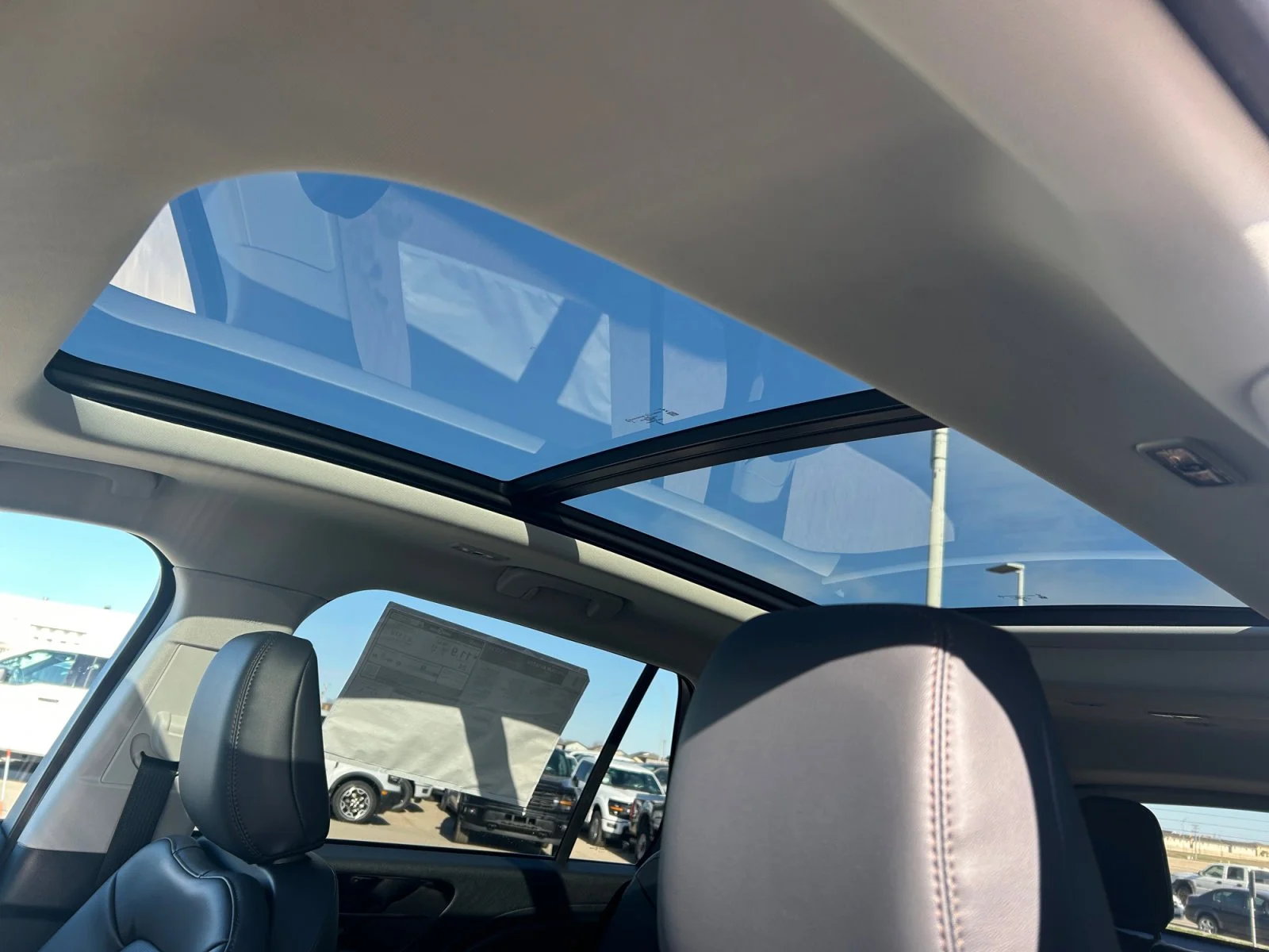 New 2026 Infinite Black Metallic Clearcoat Lincoln Premiere image 17