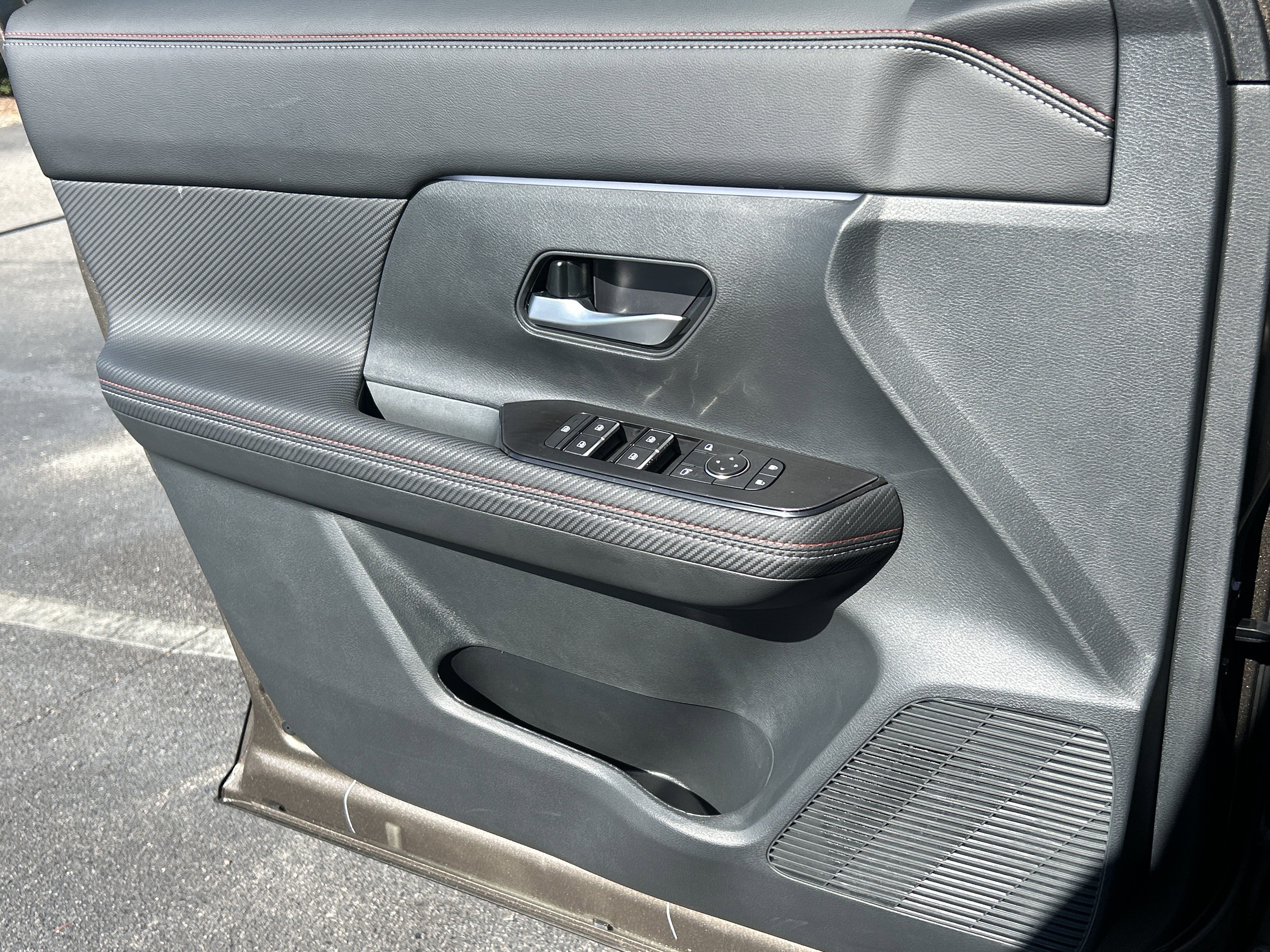 2026 Nissan KICKS SR - Photo 15