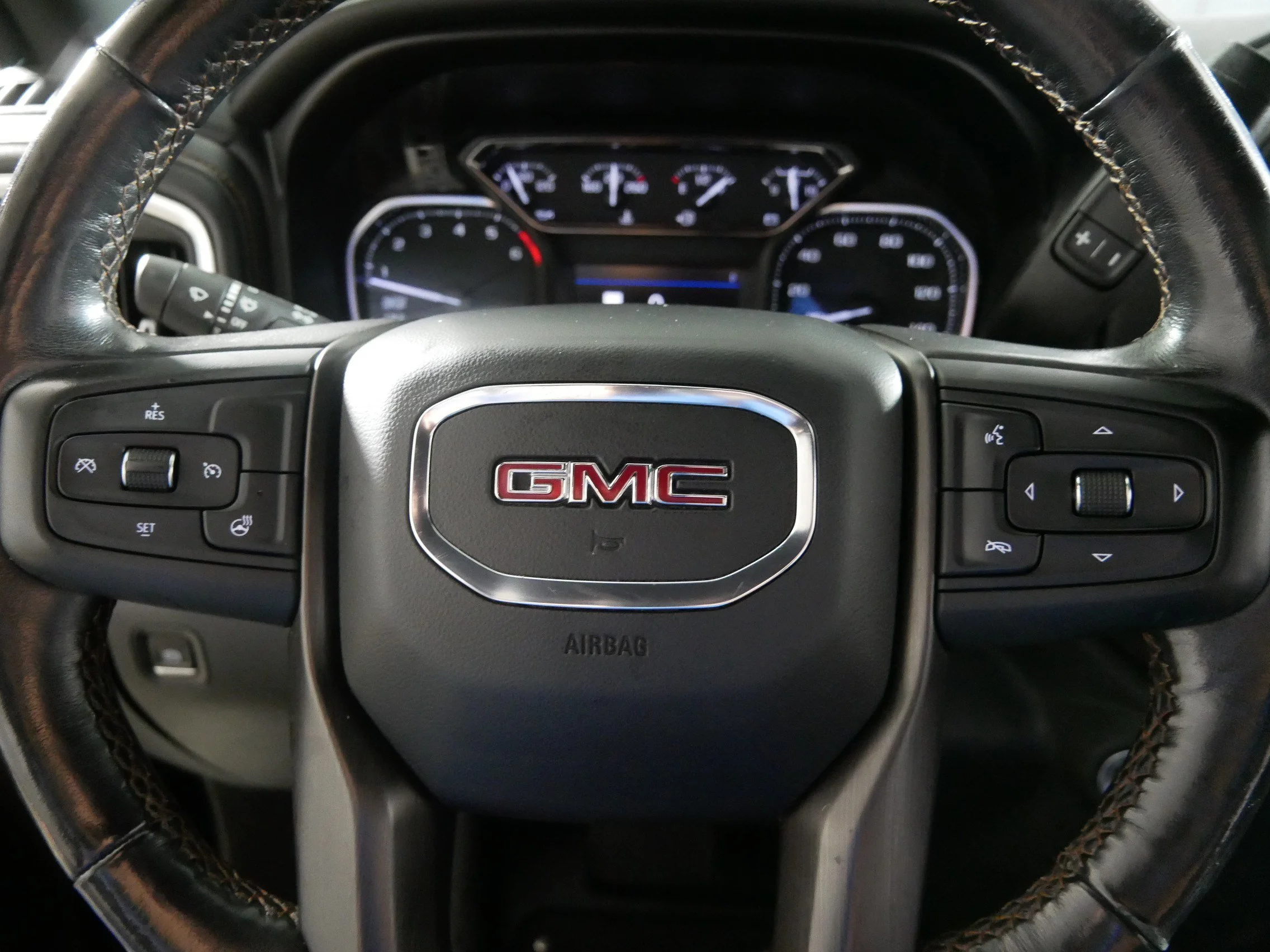 Used 2021 Ebony Twilight Metallic GMC AT4 image 25