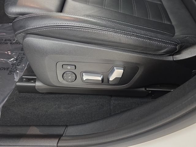 Used 2022 White BMW xDrive30i image 18