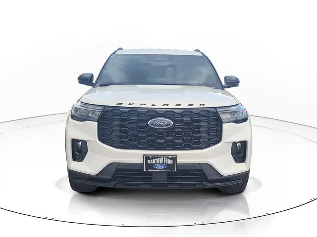 New 2026 White Metallic Ford ST-Line image 2