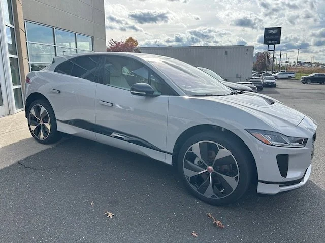 Used 2022 Borasco Gray Metallic Jaguar HSE image 9