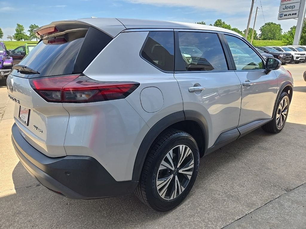Used 2023 Silver Nissan SV image 13