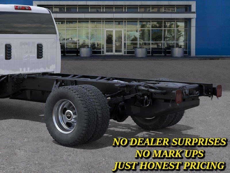 New 2026 Summit White Chevrolet Work Truck image 14