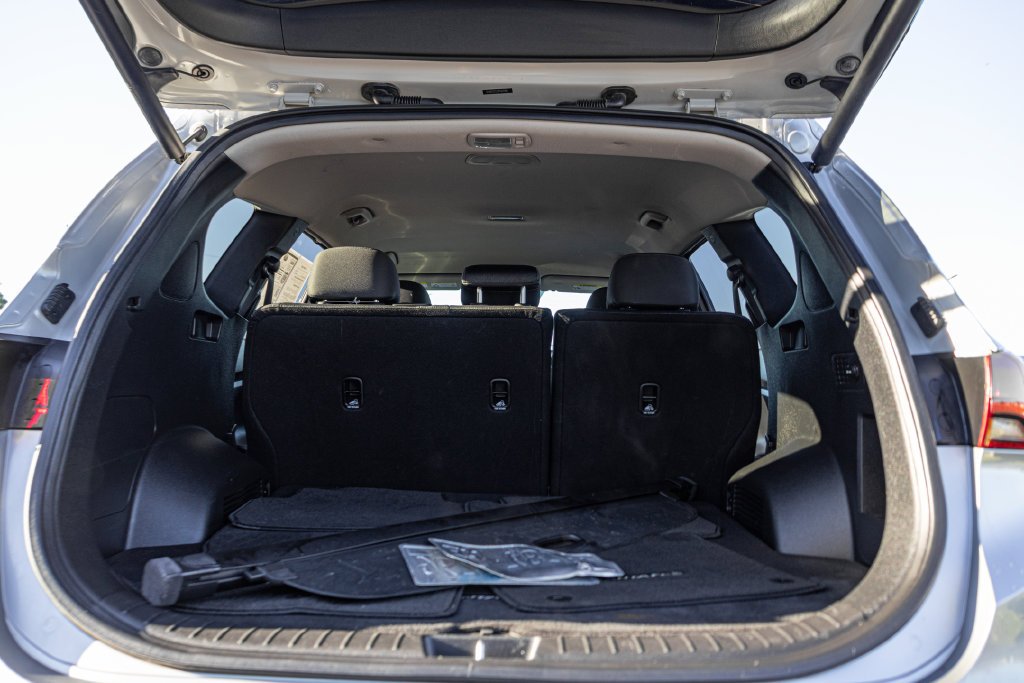 Used 2023 Silver Hyundai SEL image 30