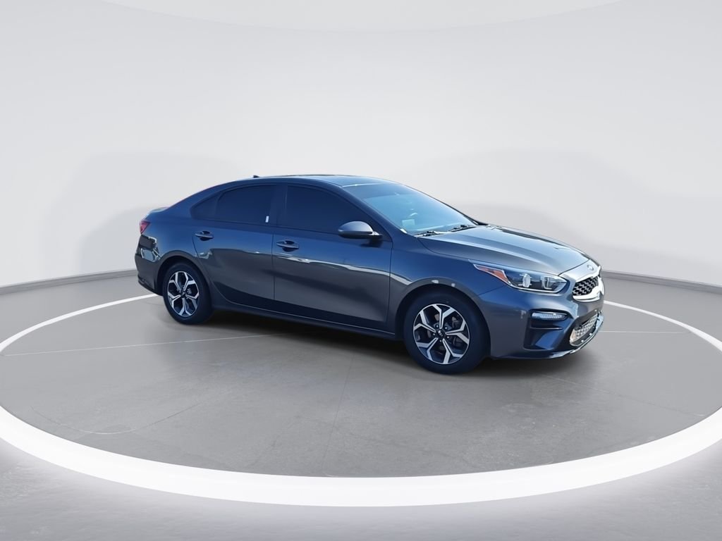 2021 Kia Forte LXS - Photo 2