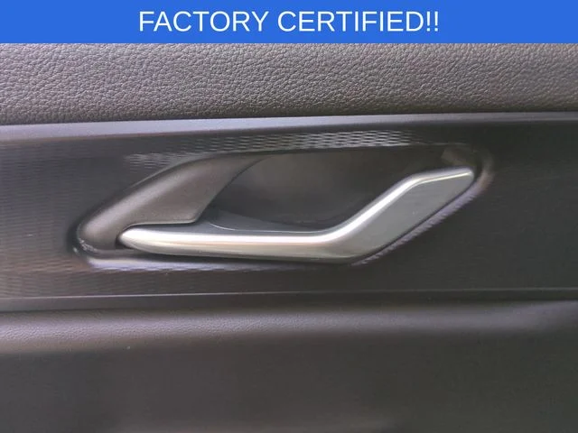 Used 2025 Black Jeep Altitude X image 29