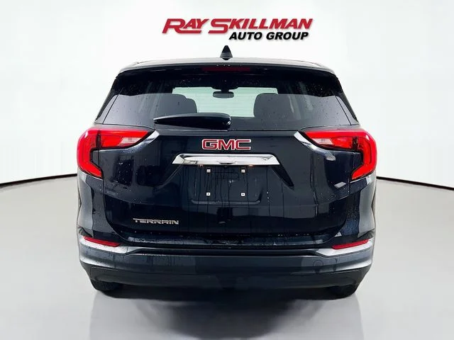 Used 2018 Black GMC SLE image 6