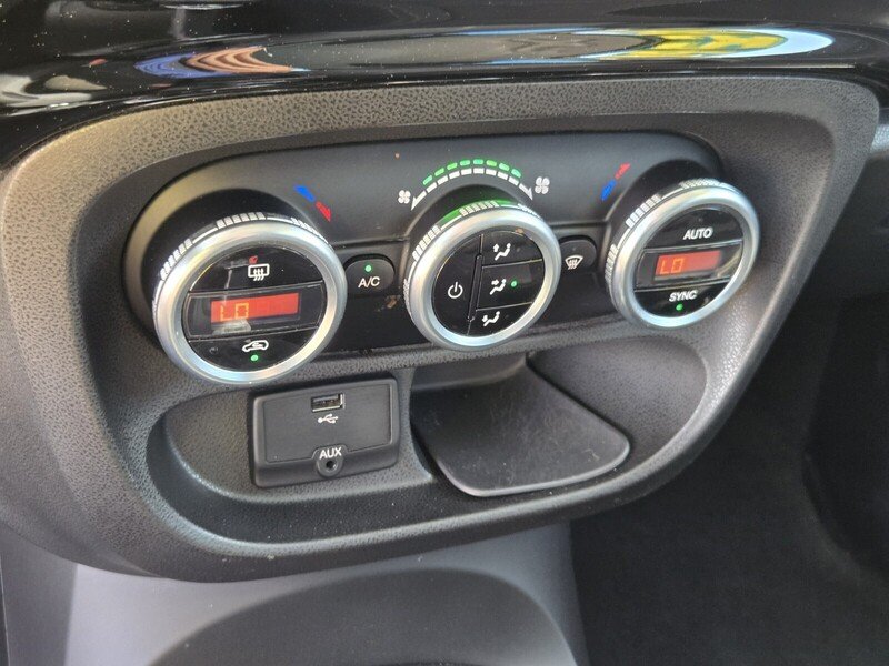 Used 2015 White FIAT 5DR HB URBANA TREKKING image 24