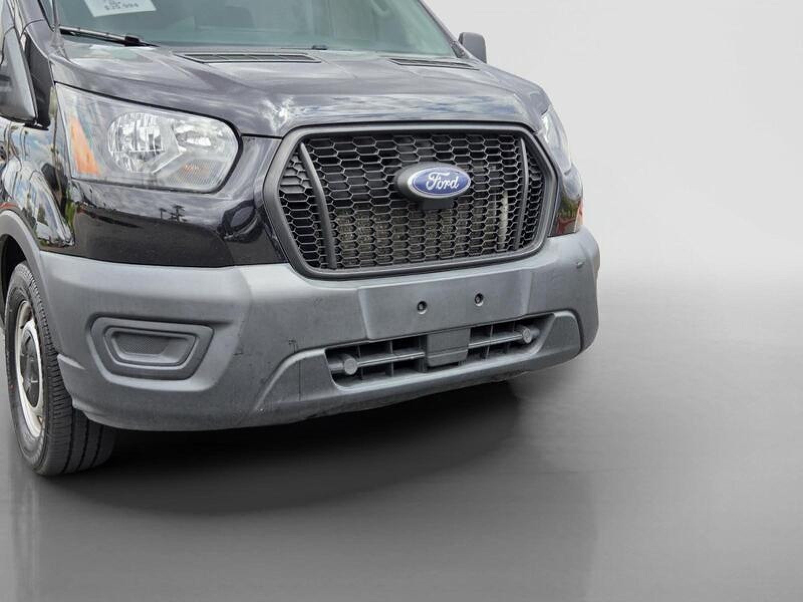 Used 2023 BLACK Ford XL image 9