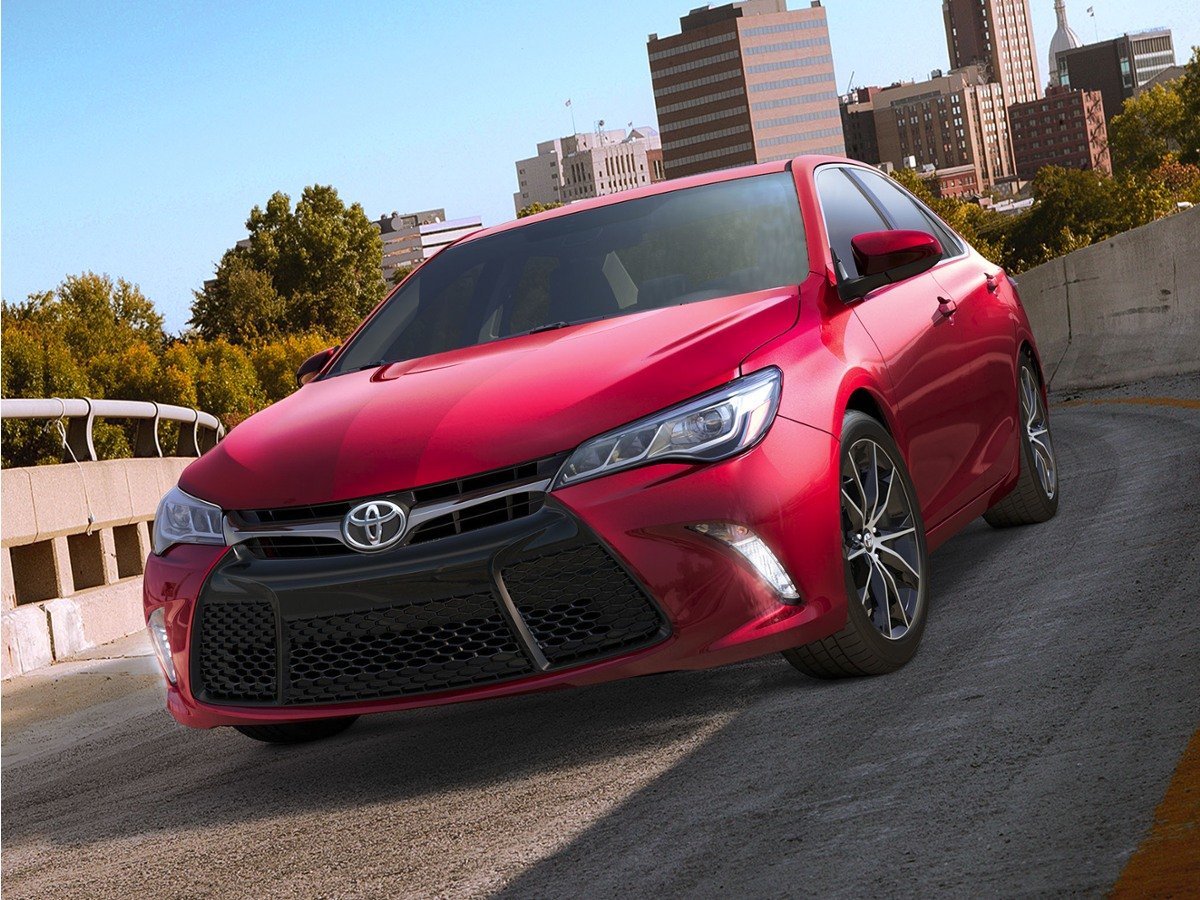 Used 2016 Celestial Silver Metallic Toyota SE image 1