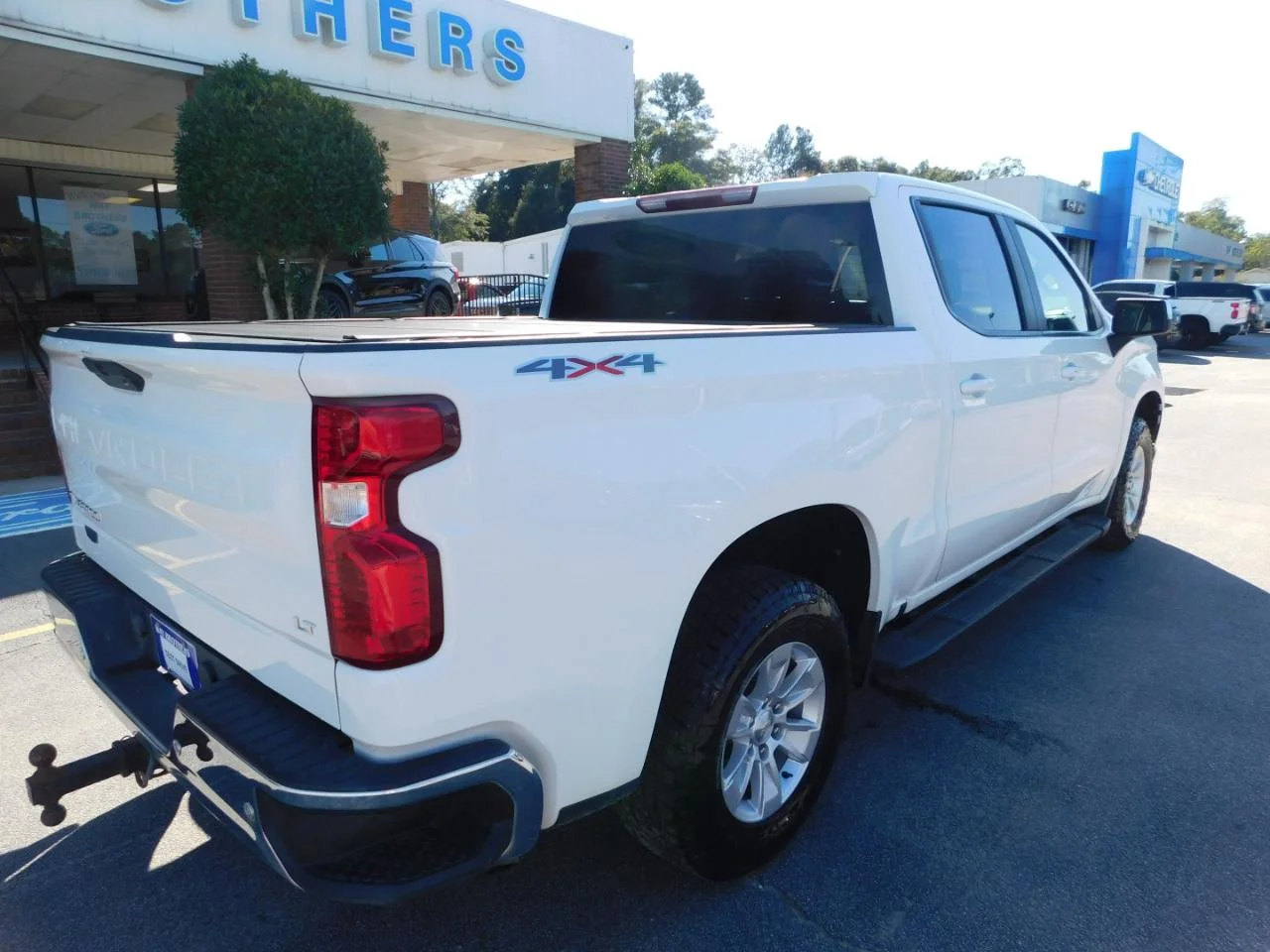Used 2022 White Chevrolet 4WD CREW CAB 147 in LT W/1L image 9