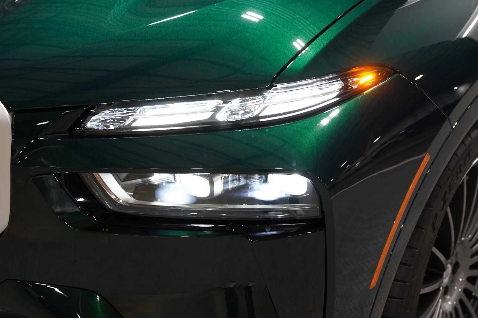 New 2026 Special Order Color BMW ALPINA XB7 image 5