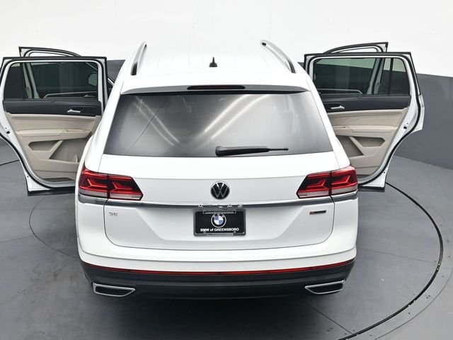 Used 2021  Volkswagen 2.0T SE image 40