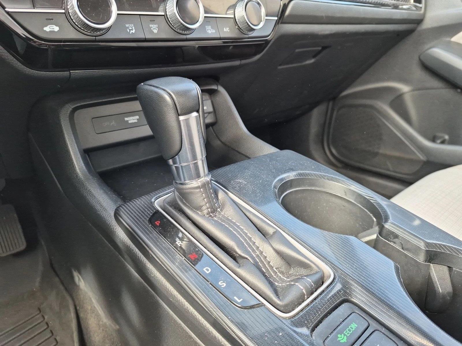 Used 2022 White Honda EX image 10